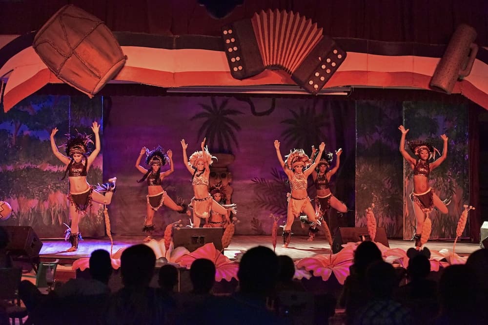 Iberostar Waves Punta Cana - All Inclusive, Theater show
