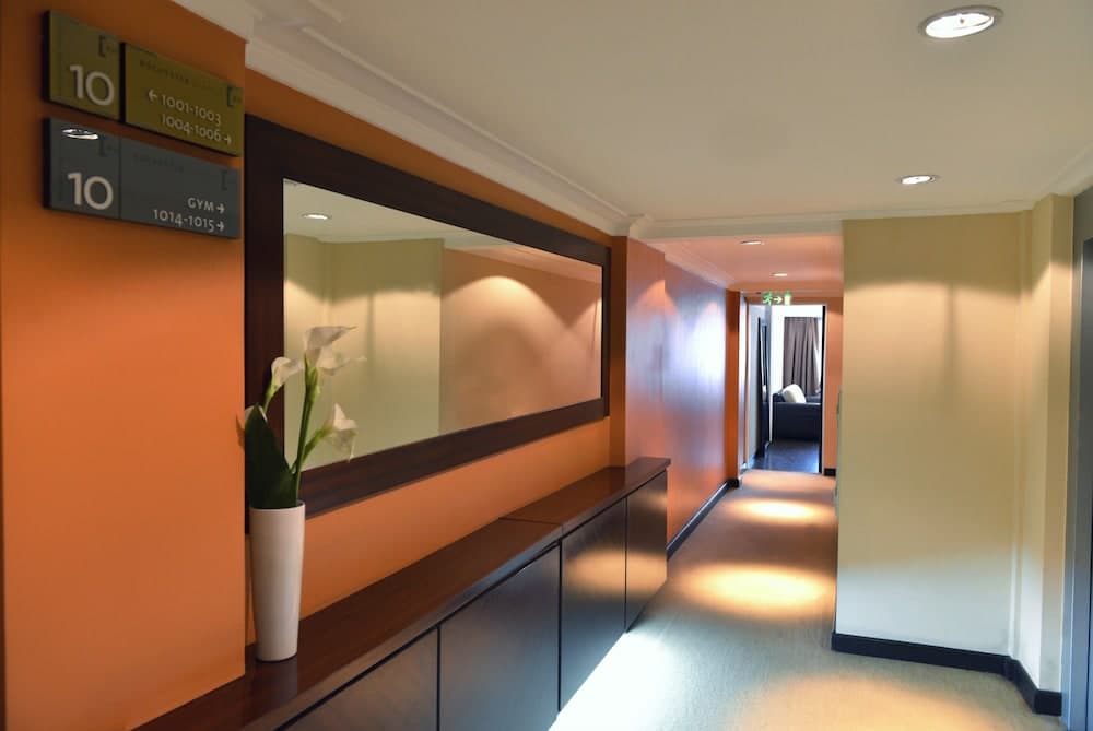 Rochester Classic, Hallway