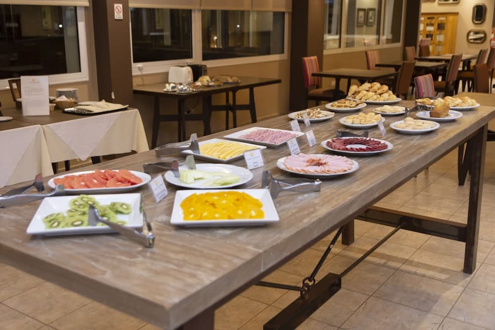 Las Dunas Hotel, Breakfast meal