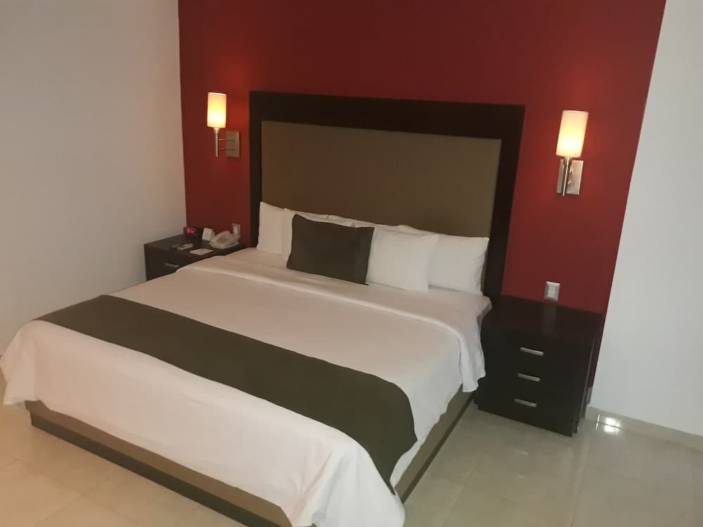 *Hotel & Suites PF, Room