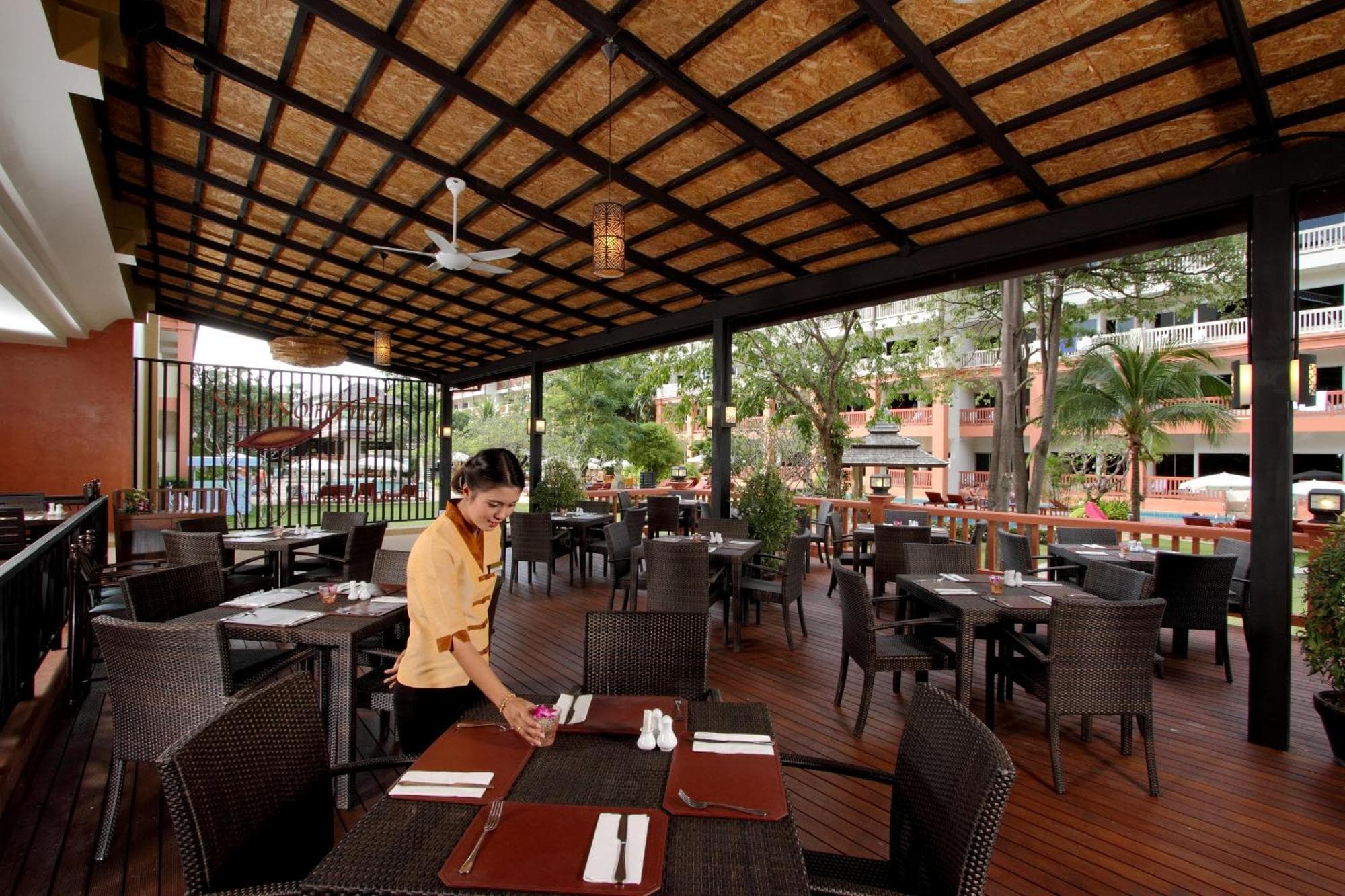 Kata Sea Breeze Resort - SHA Plus, 