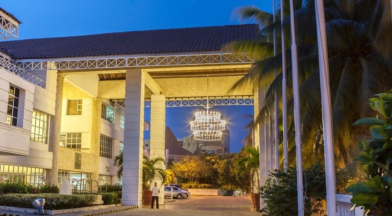 Las Americas Casa de Playa, GEN