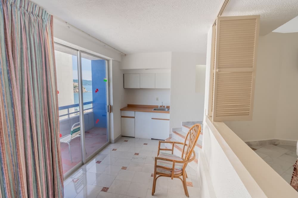 *Playa Suites, Living room