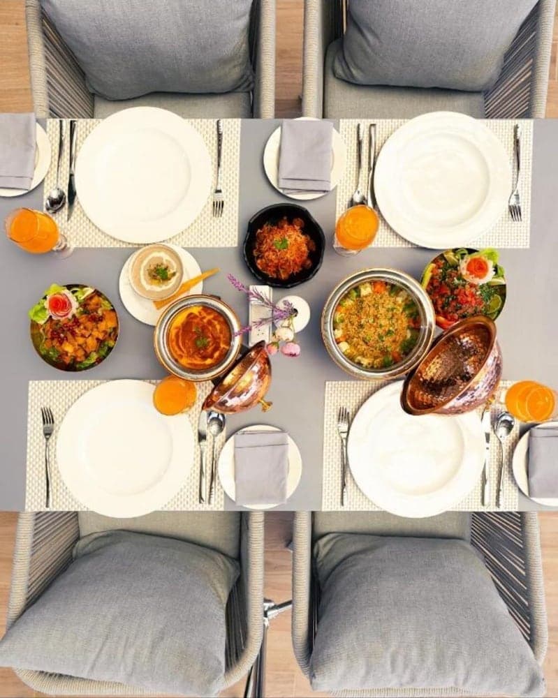 Damask Resort, Restaurant