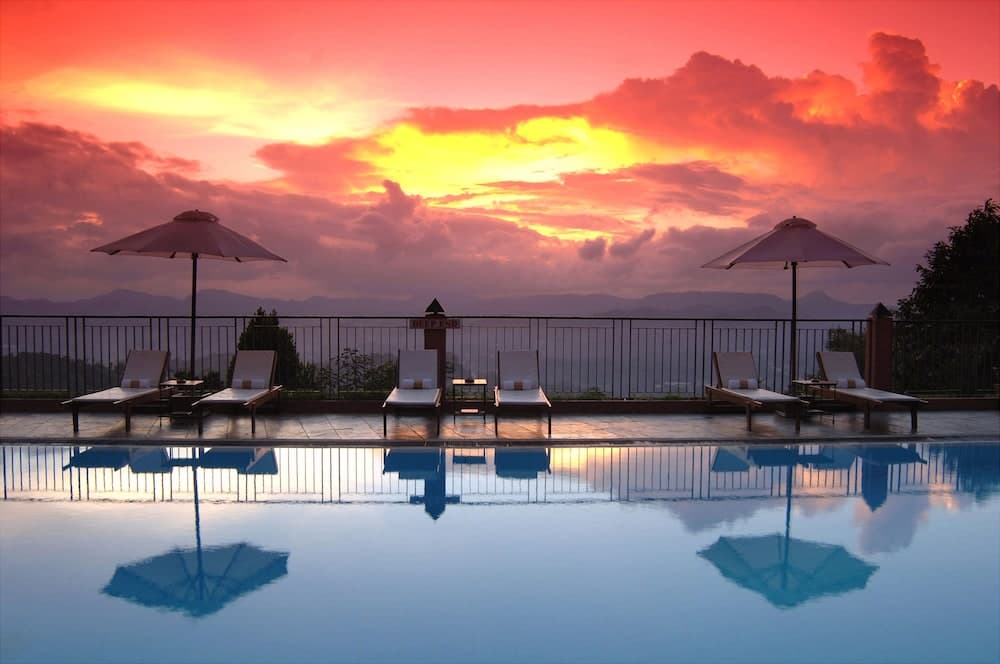 Amaya Hills Kandy 4*, Outdoor pool