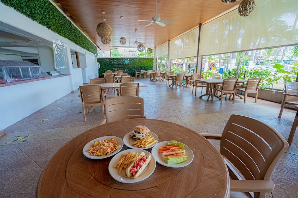 *Playa Suites, Outdoor dining