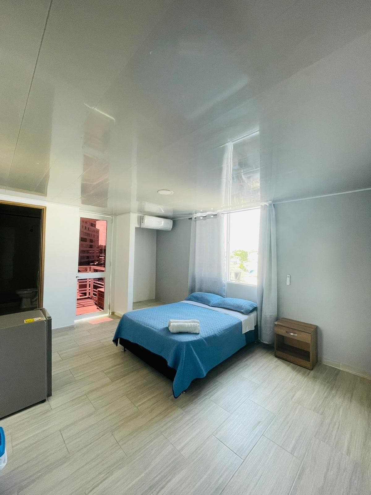 Blue Island Hotel, Guest room