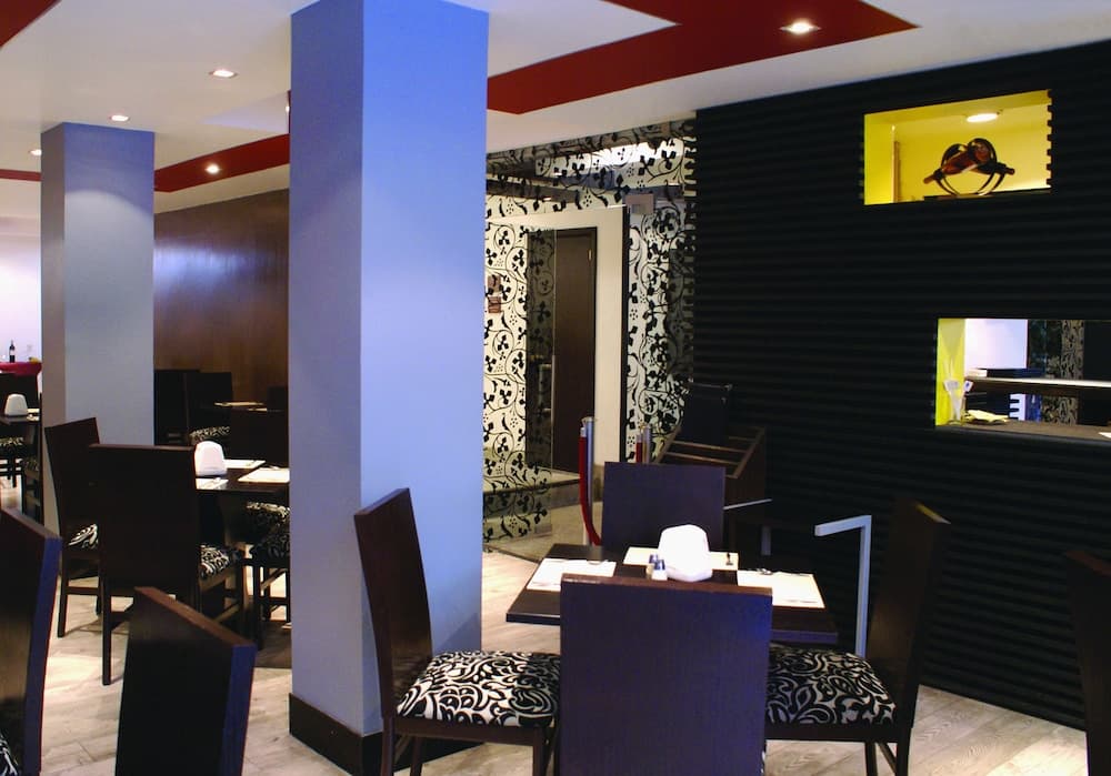 *Regente Hotel, Restaurant