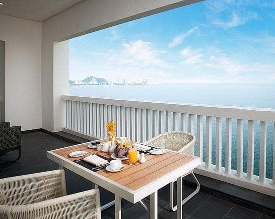 Eastern & Oriental Hotel, 