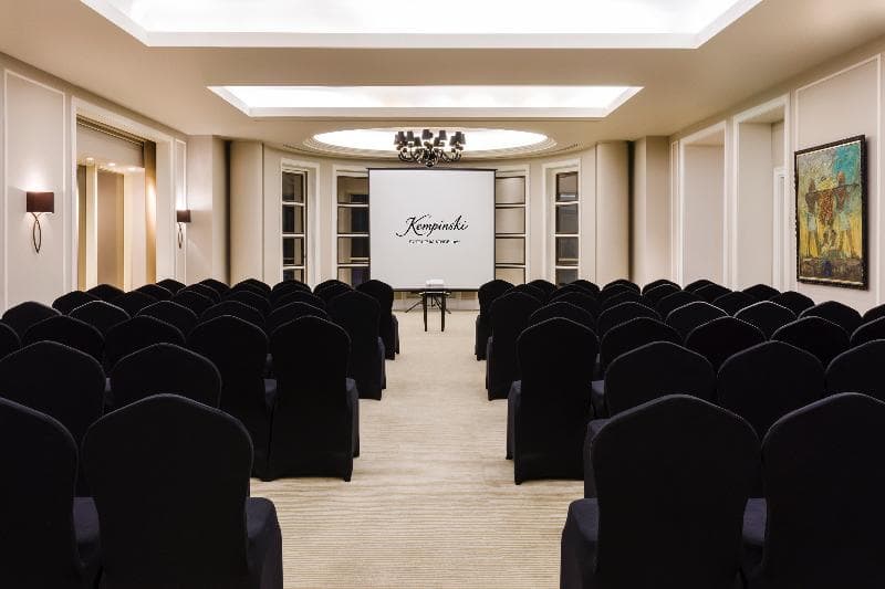 Kempinski Nile Hotel, CON