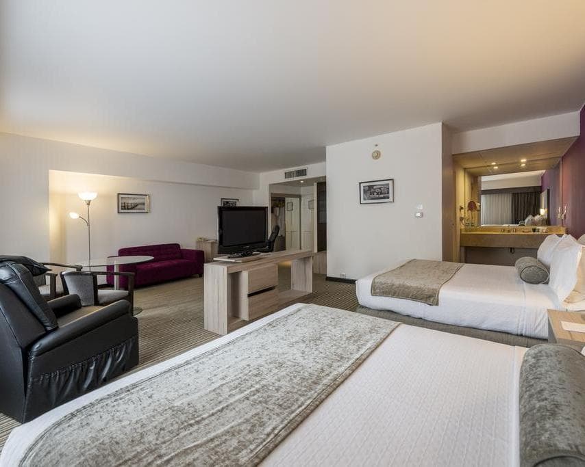 Crowne Plaza Hotels & Resorts, 