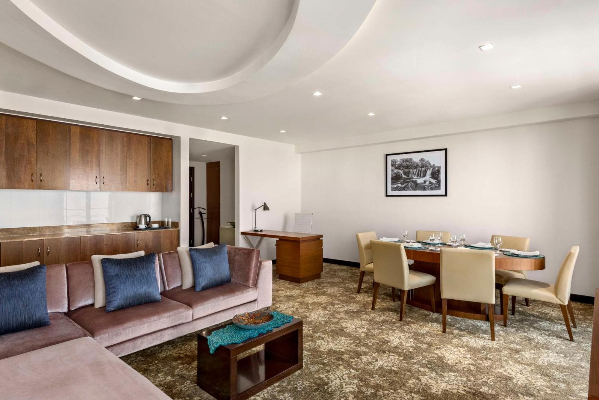 Radisson Hotel Muscat Panorama, 