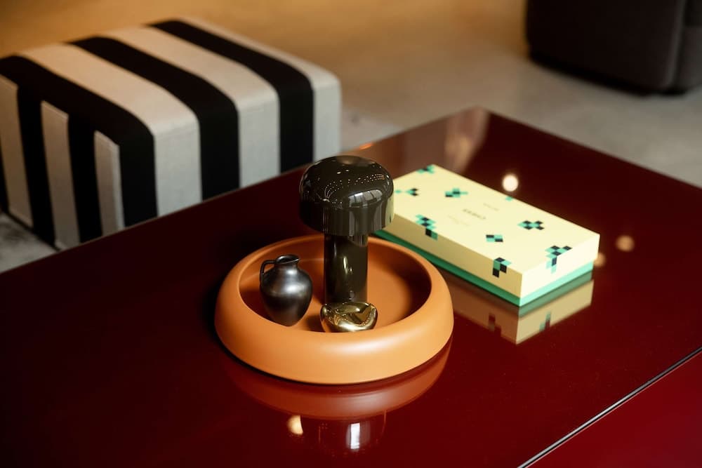 Radisson RED Helsinki, Lobby