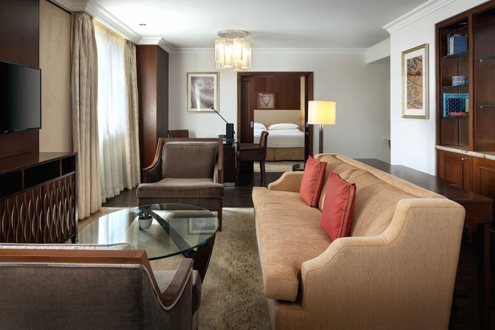 Sheraton Oman Hotel, Living room