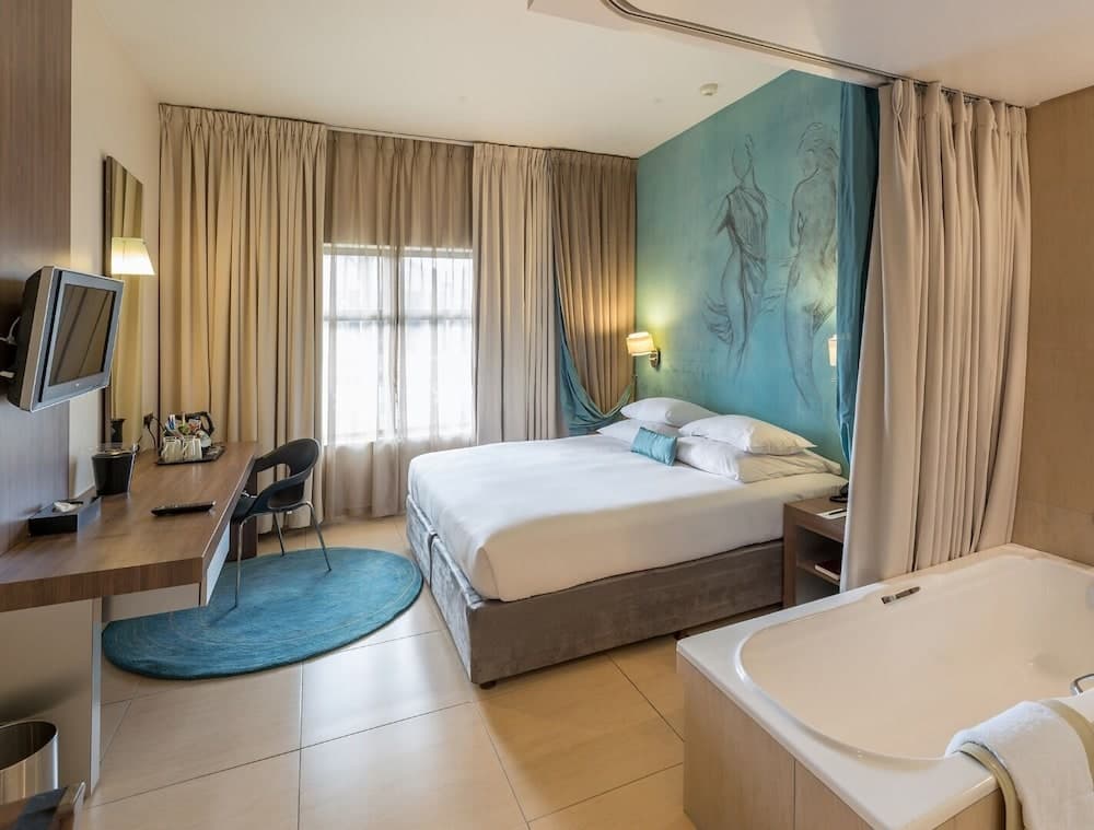 Peermont Metcourt at Emperors Palace, Room