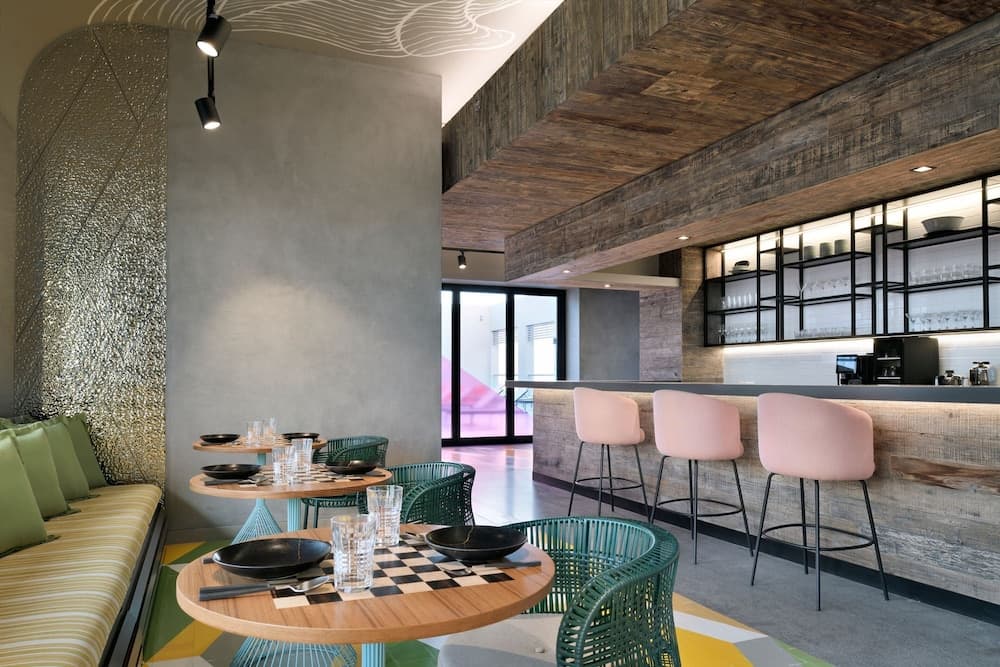 Aloft Muscat, Restaurant