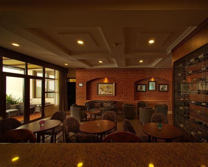 QUINDELOMA ART HOTEL & GALLERY, 