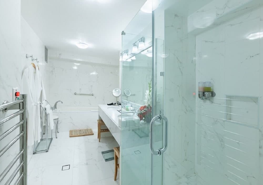 Terra Andina Colonial Mansion, Bathroom