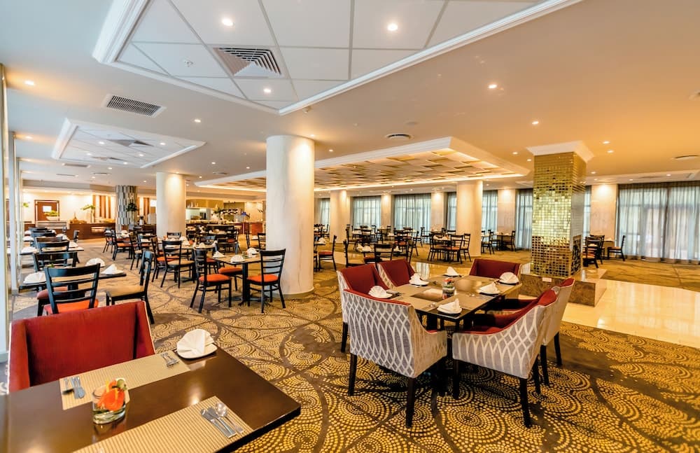 Southern Sun Sandton, Restaurant