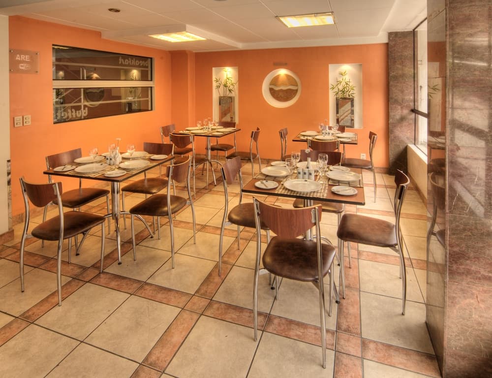 Hotel LP Columbus, Restaurant