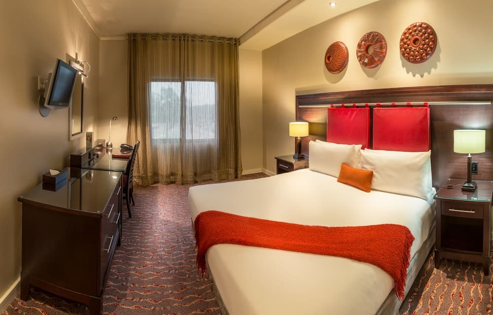 Peermont Mondior At Emperors Palace, Room