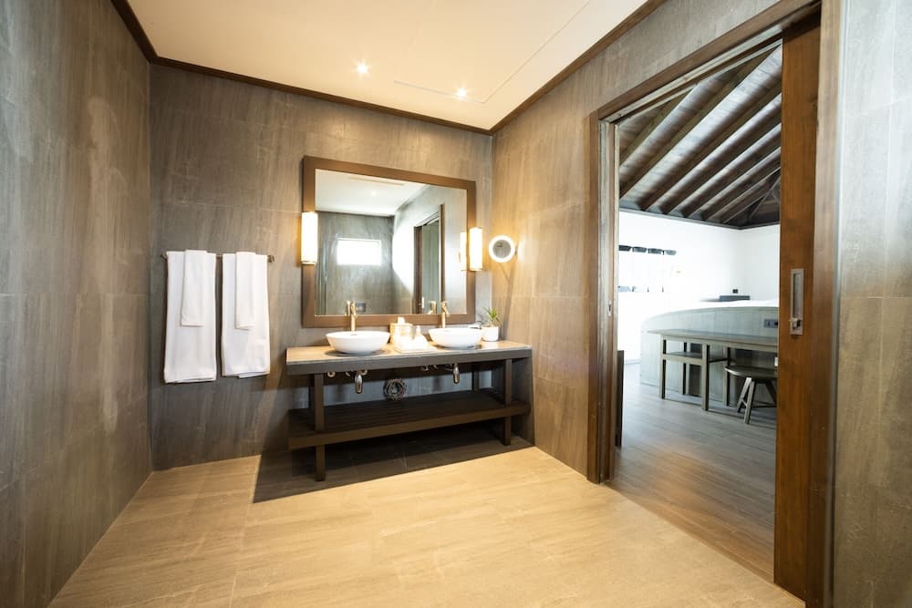 Jawakara Islands Maldives, Bathroom