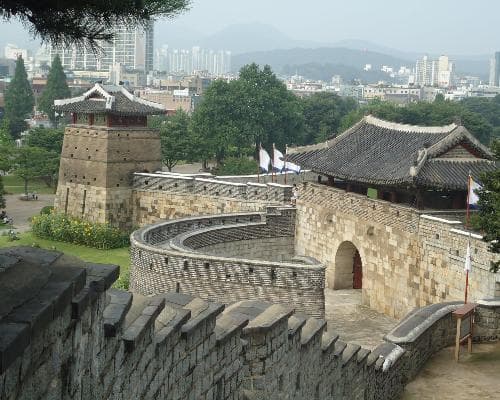 De Seúl a Hiroshima (2025)