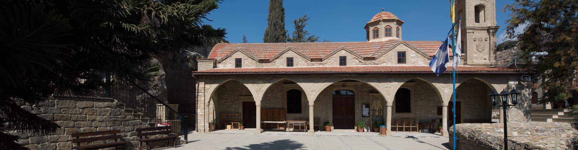 توشني, قبرص