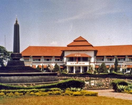 Java Bali Overland Include Ijen Trekking - Deluxe Category