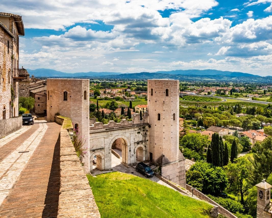 TOUR DELL’UMBRIA  IL TUO VIAGGIO NEL CUORE VERDE D’ITALIA 