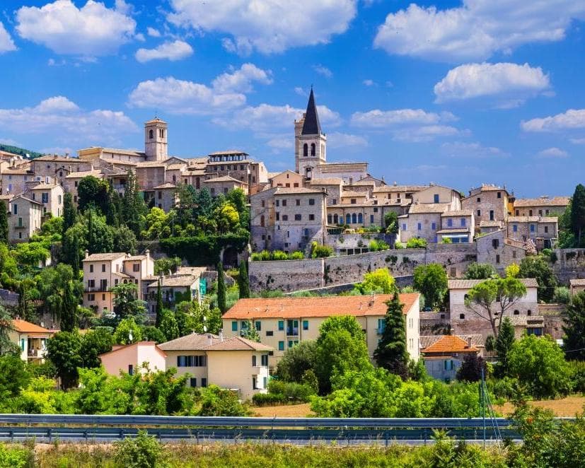 TOUR DELL’UMBRIA  IL TUO VIAGGIO NEL CUORE VERDE D’ITALIA 