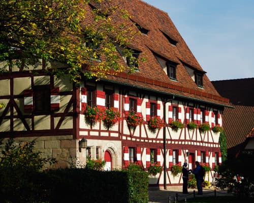 MERCADOS NAVIDEÑOS Y CASTILLOS 2025