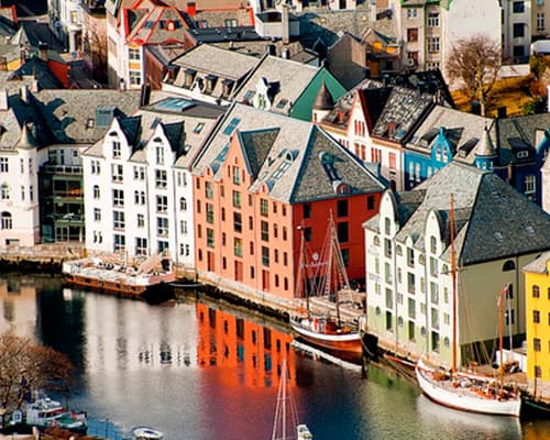 ESCANDINAVIA Y FIORDOS 2025