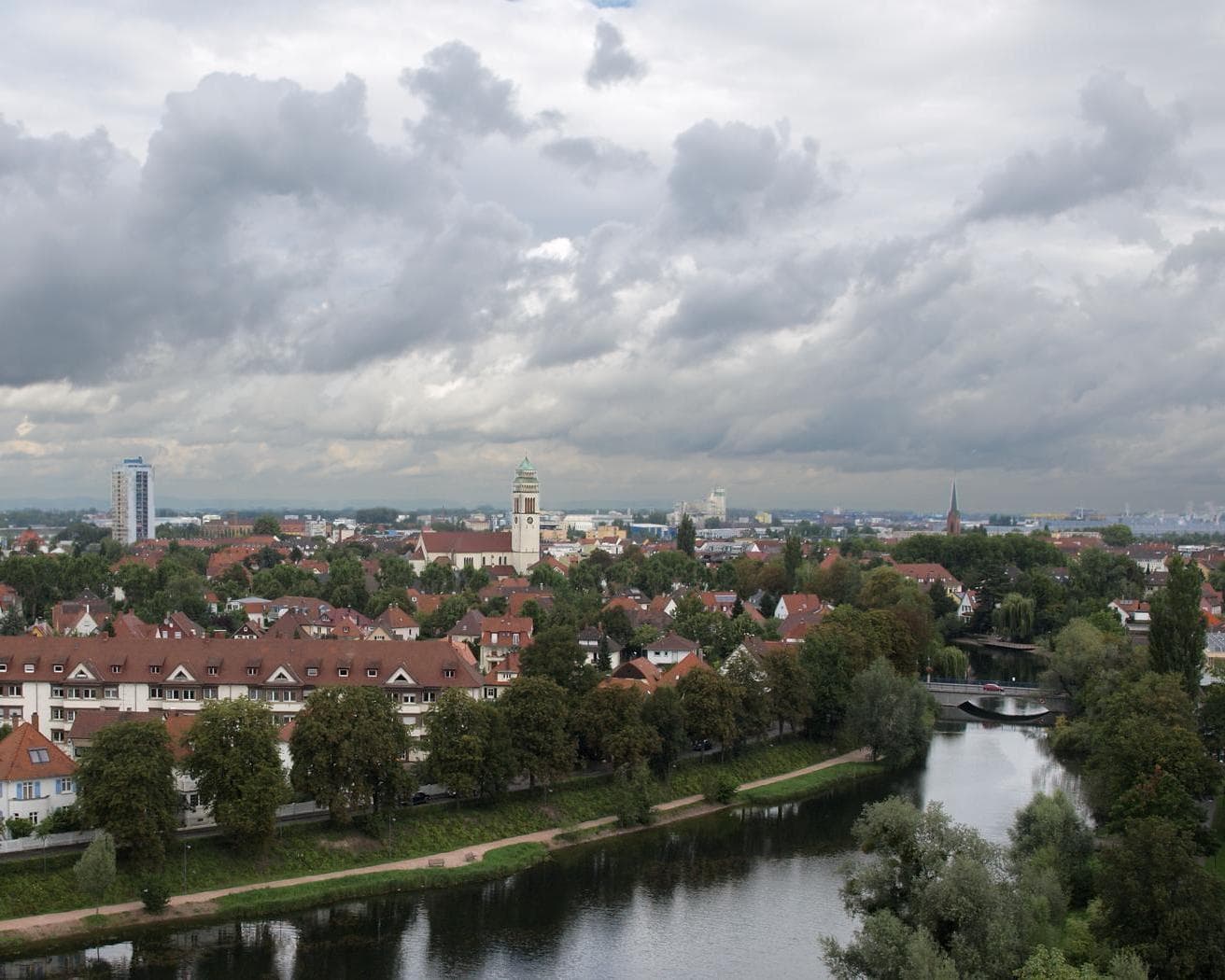 Navegando por el Rin, la Alsacia y Países Bajos