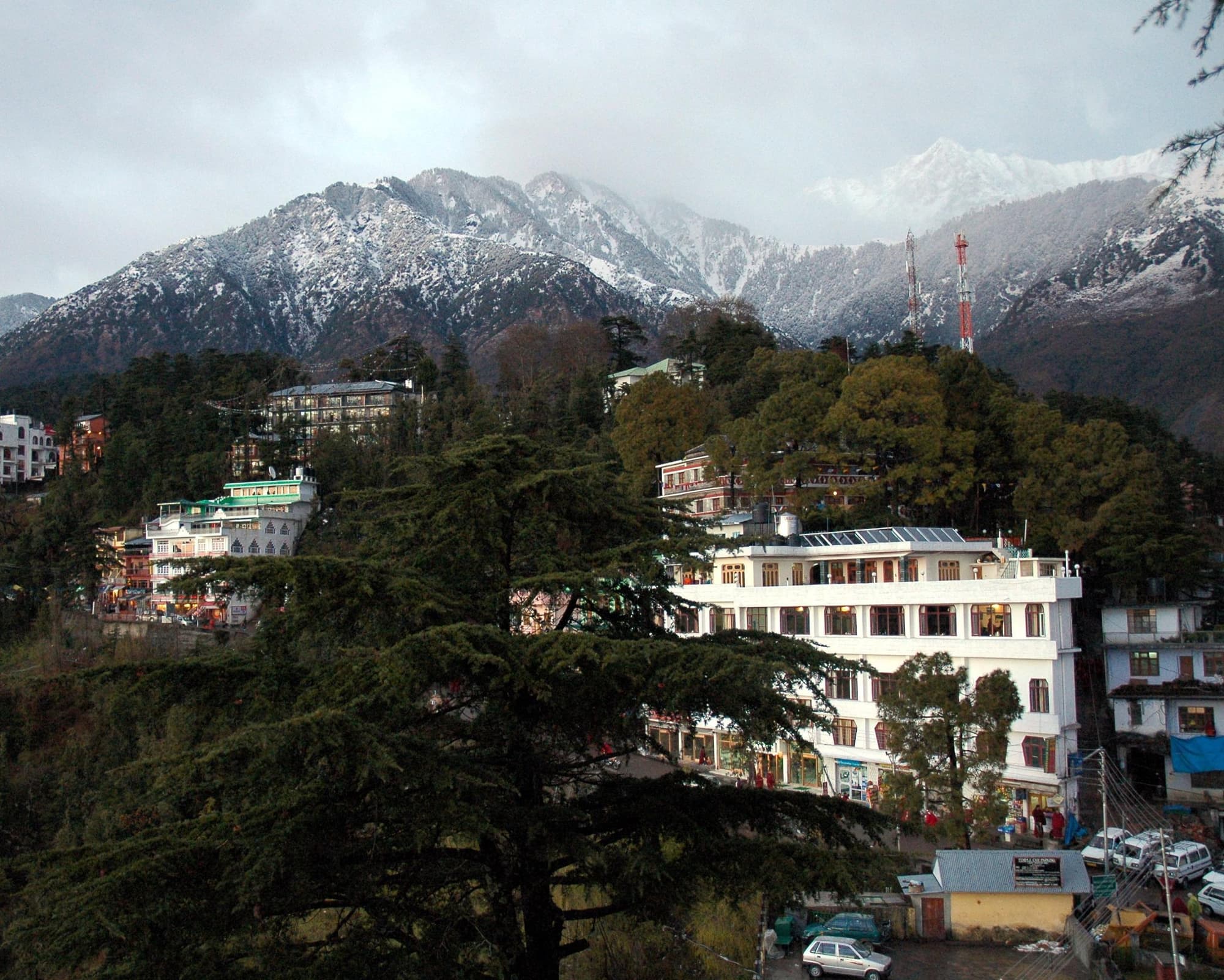 Escape a La India espiritual con yoga y meditación 