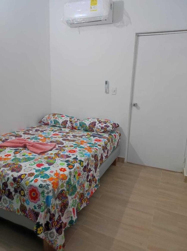 casa natyrouss, Primary image