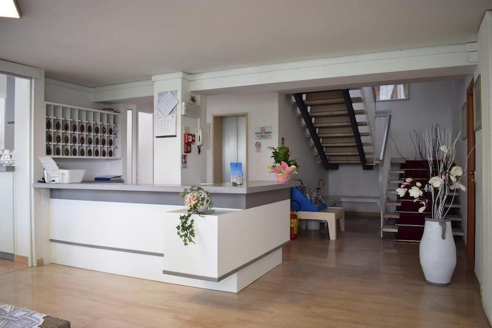 Hotel Ville De Paris, Reception