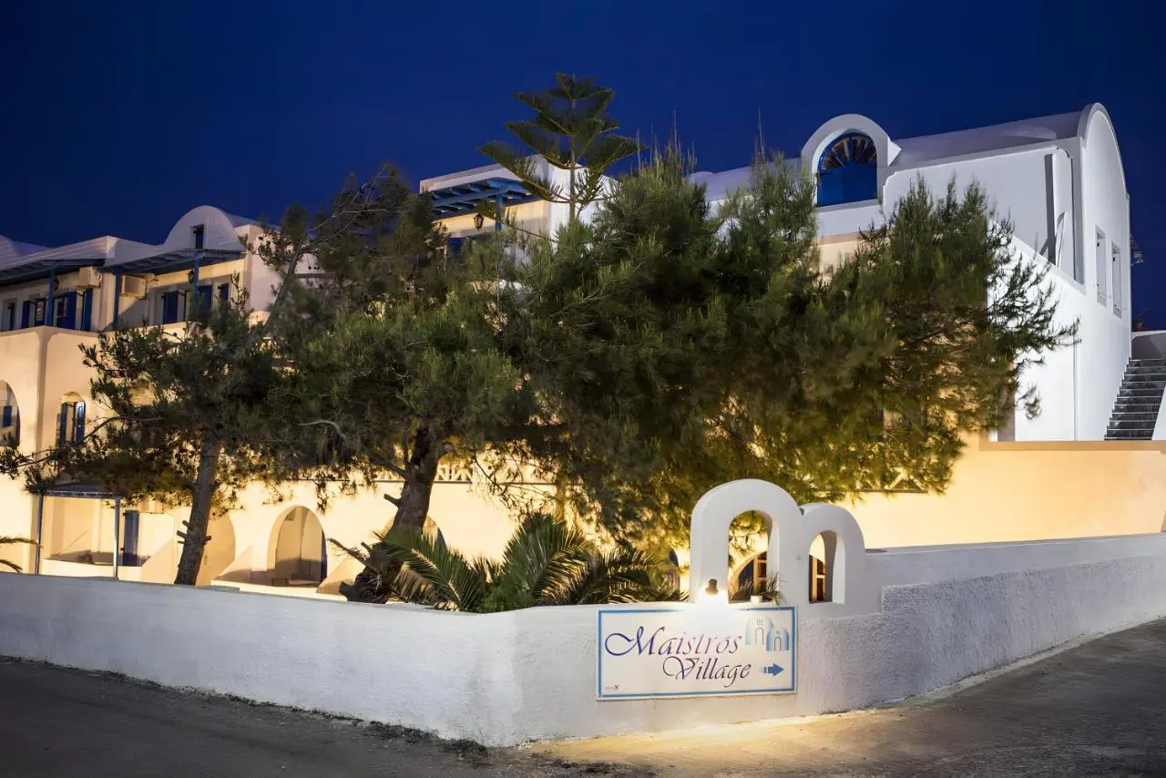 MAISTROS VILLAGE HOTEL SANTORI, 