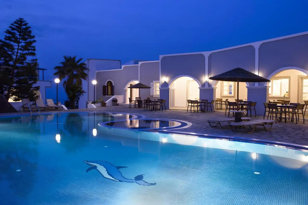MAISTROS VILLAGE HOTEL SANTORI, 