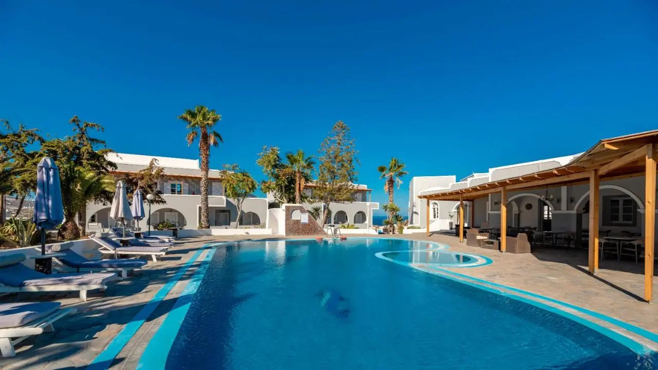 MAISTROS VILLAGE HOTEL SANTORI, 