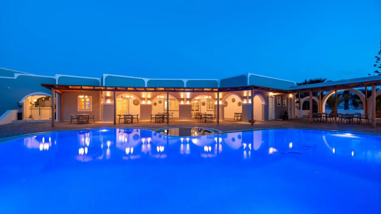 MAISTROS VILLAGE HOTEL SANTORI, 
