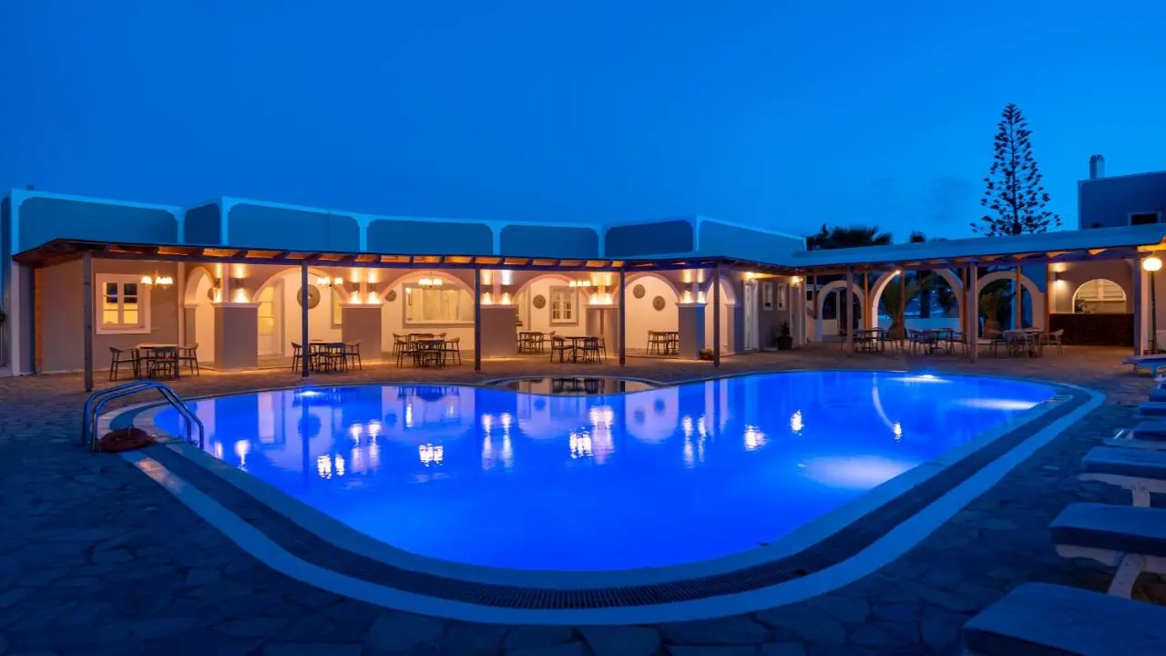 MAISTROS VILLAGE HOTEL SANTORI, 