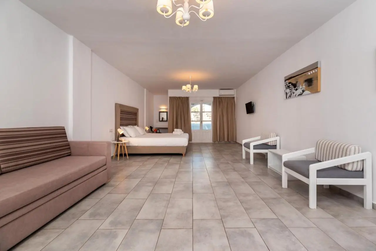 MAISTROS VILLAGE HOTEL SANTORI, 
