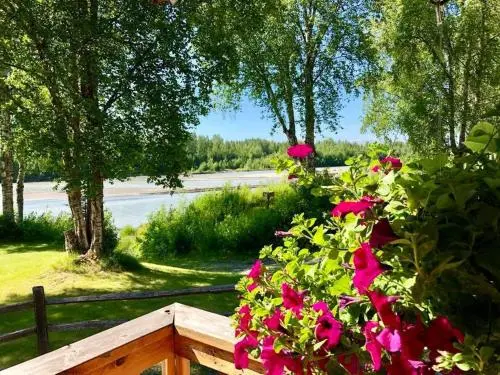Susitna River Lodging, Suites, 