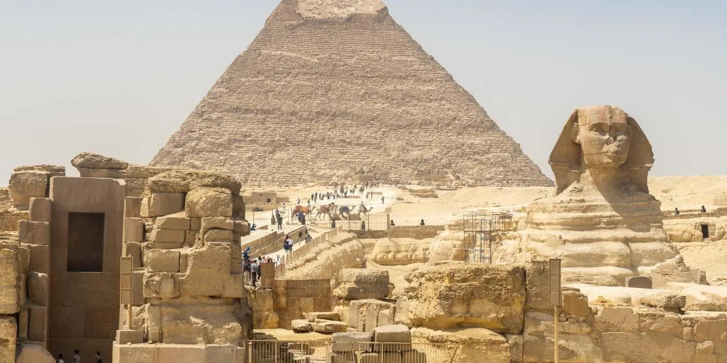 2	Day Cairo – Pyramids  (B, L)