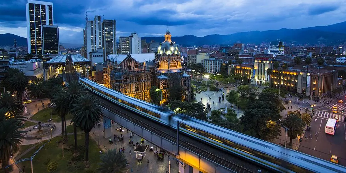 DAY 11. (Monday, January 5, 2026) ARMENIA OR PEREIRA – MEDELLÍN (Flight included)