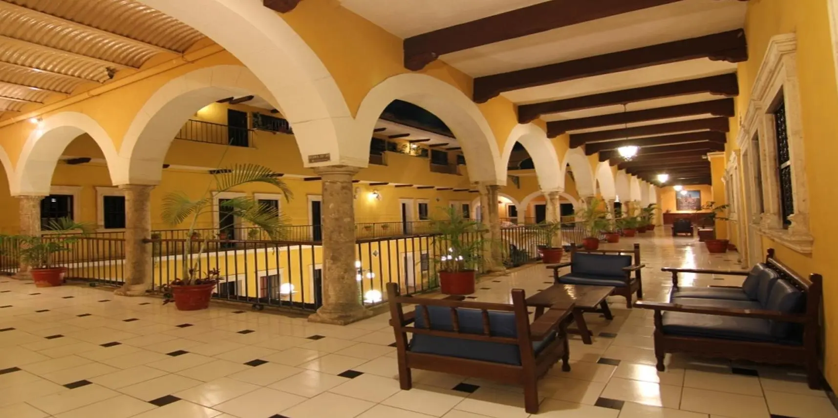 Return to Mérida to rest and sleep.