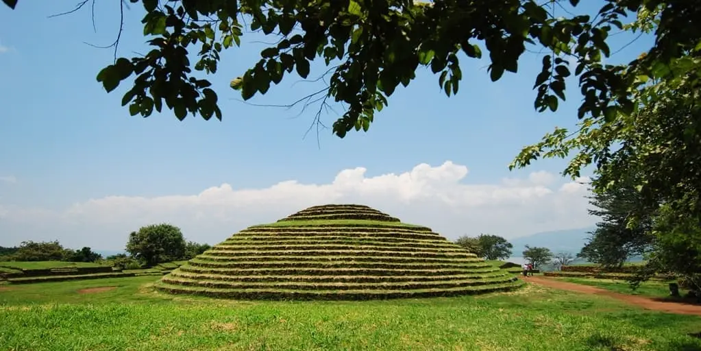 DÍA 04		GUADALAJARA – VISITA A LA ZONA ARQUEOLÓGICA DE GUACHIMONTONES