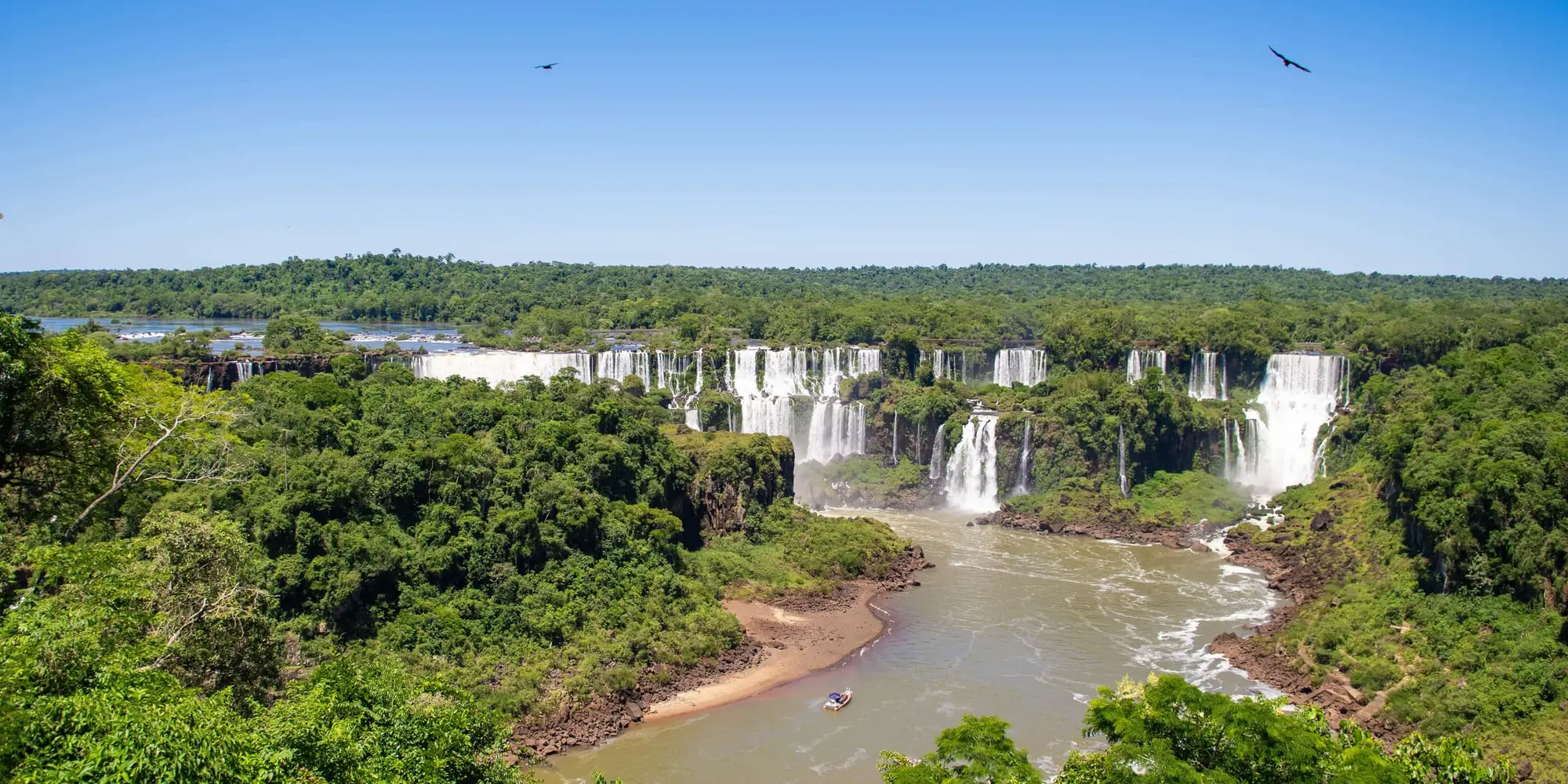 Day 3 - Buenos Aires to Iguazú: Nature and adventure