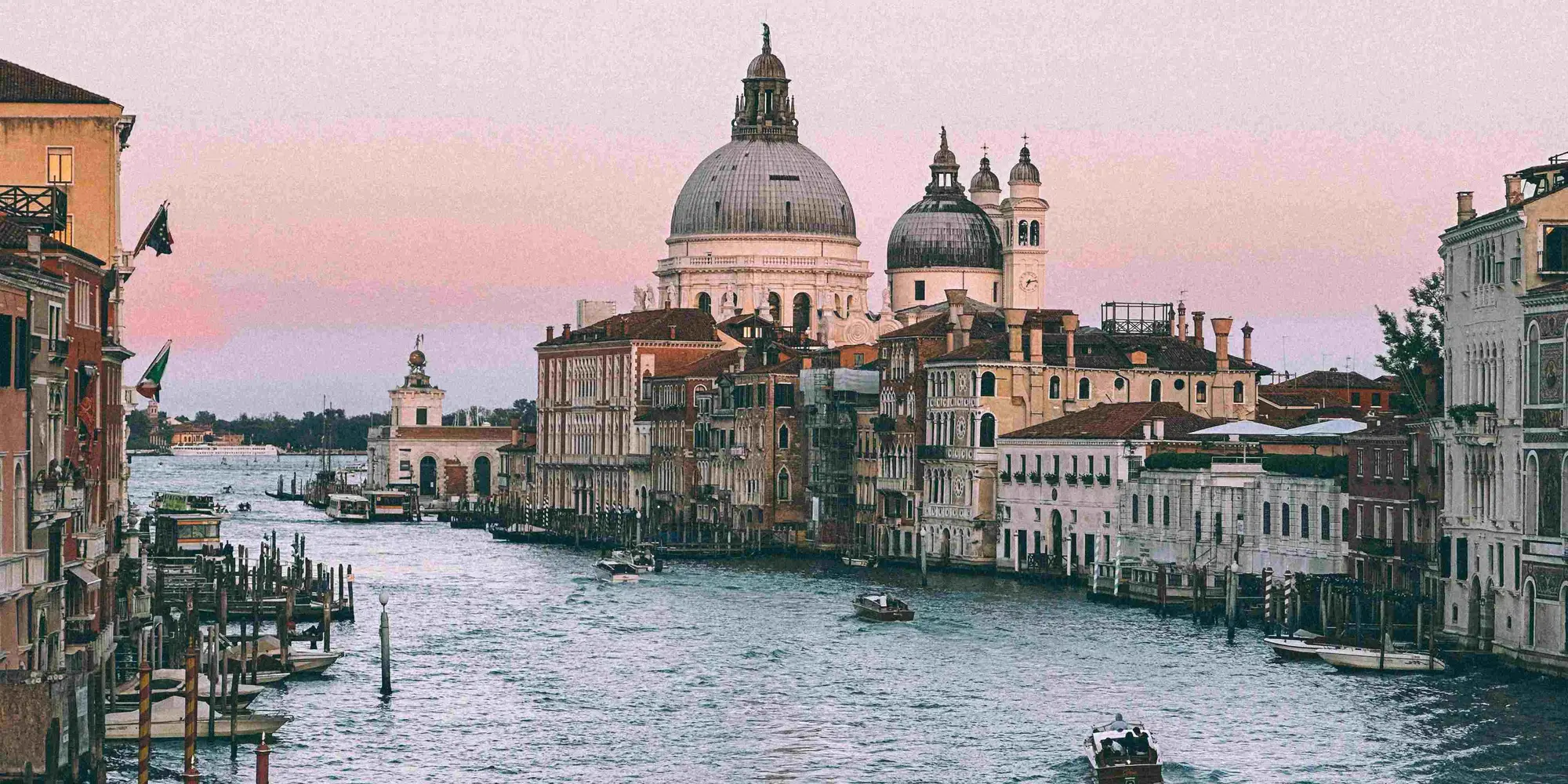 DIA 3: VOO PARA VENEZA – CANAIS E ROMANCE